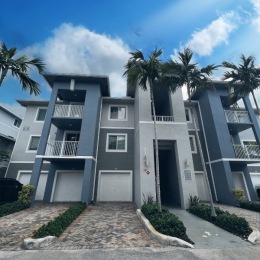 Welcome Home apartment exterior